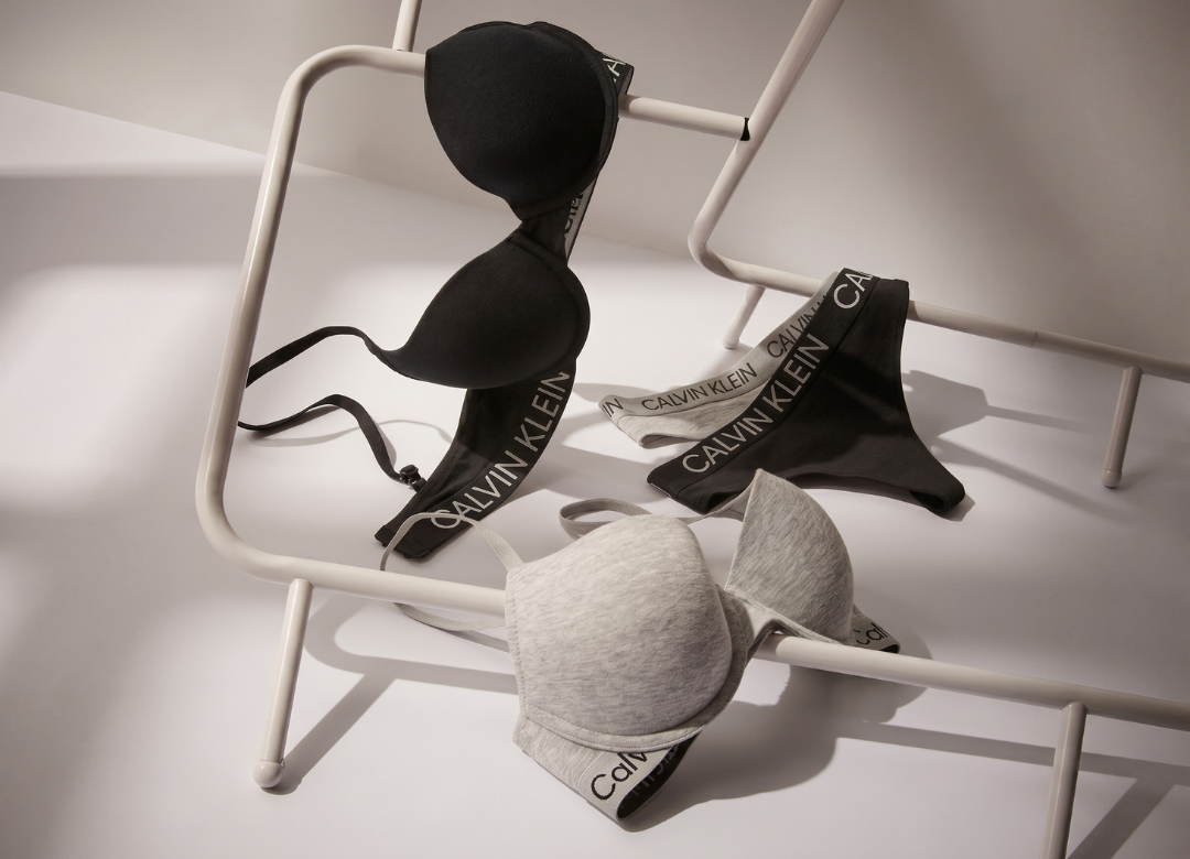 Calvin Klein Braletler Neden Bu Kadar Popüler? Rahat İç Giyim Trendini Anlıyoruz