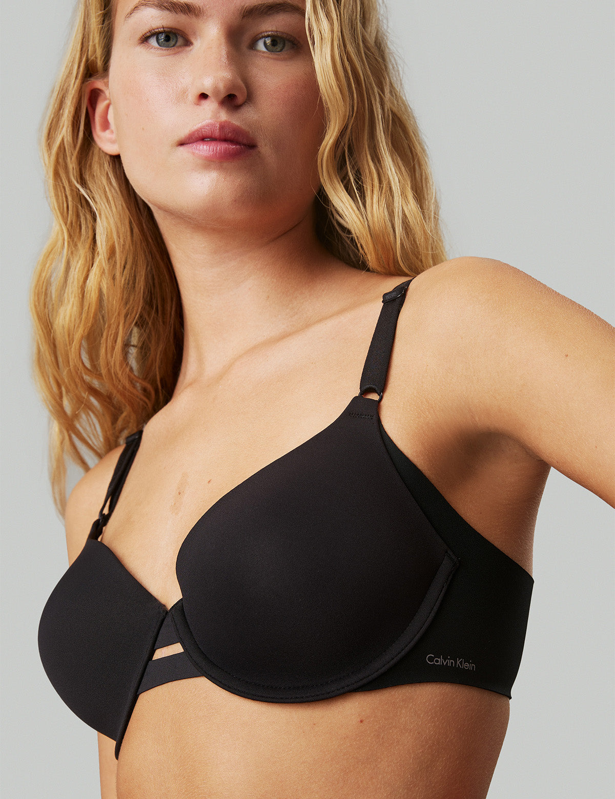 Calvin Klein Women T-Shirt Sütyeni