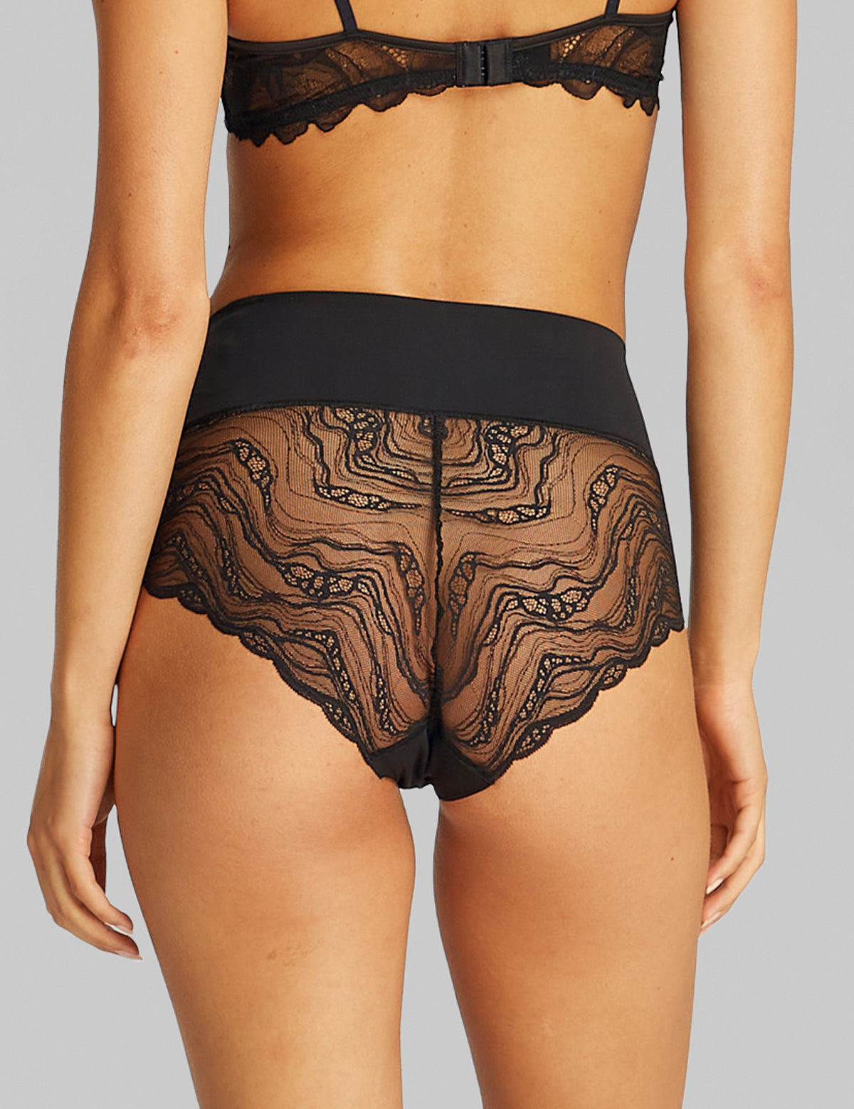 Calvin Klein Women Sensual Stretch Lace Şekillendirici Külot