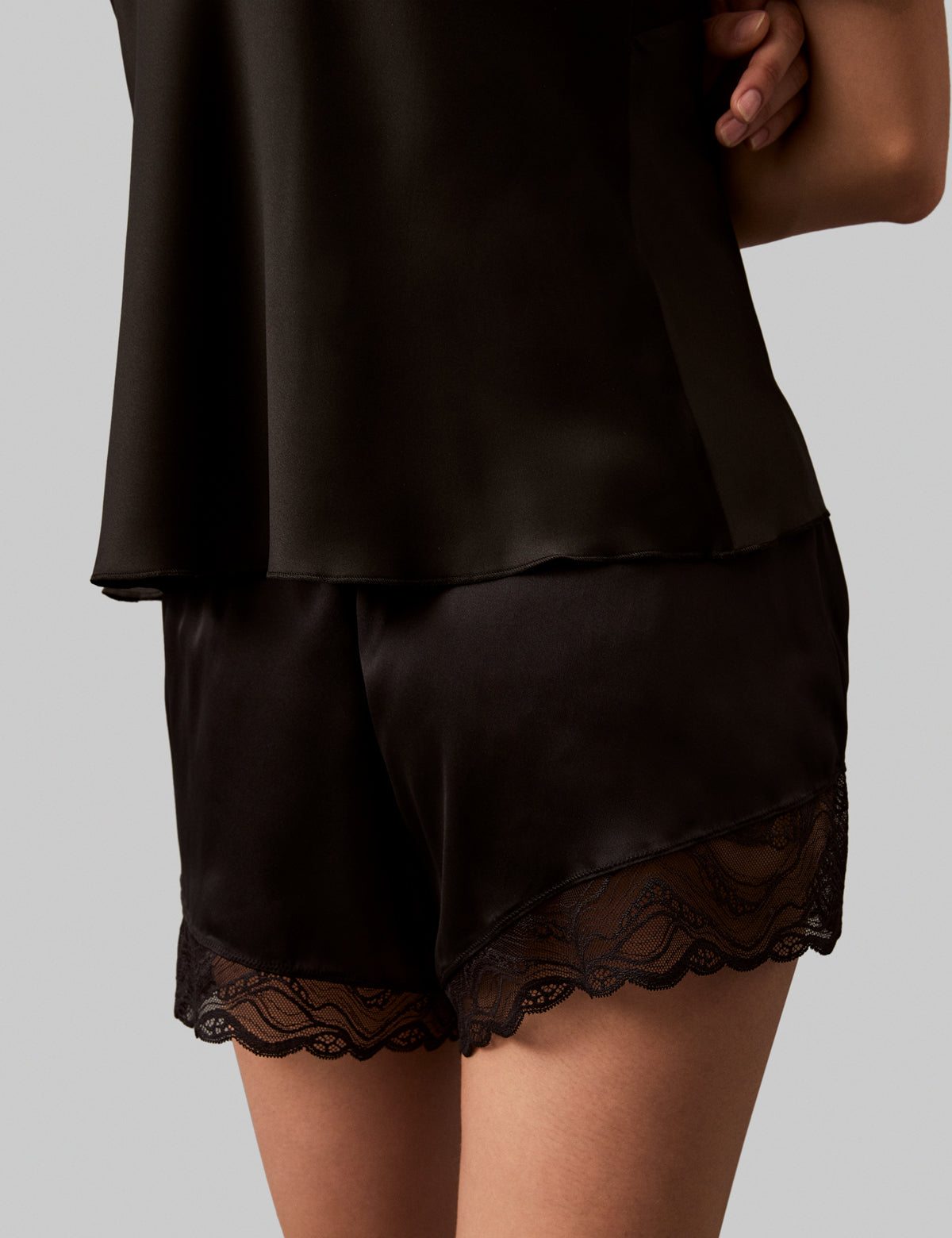 Calvin Klein Women Saten Şort