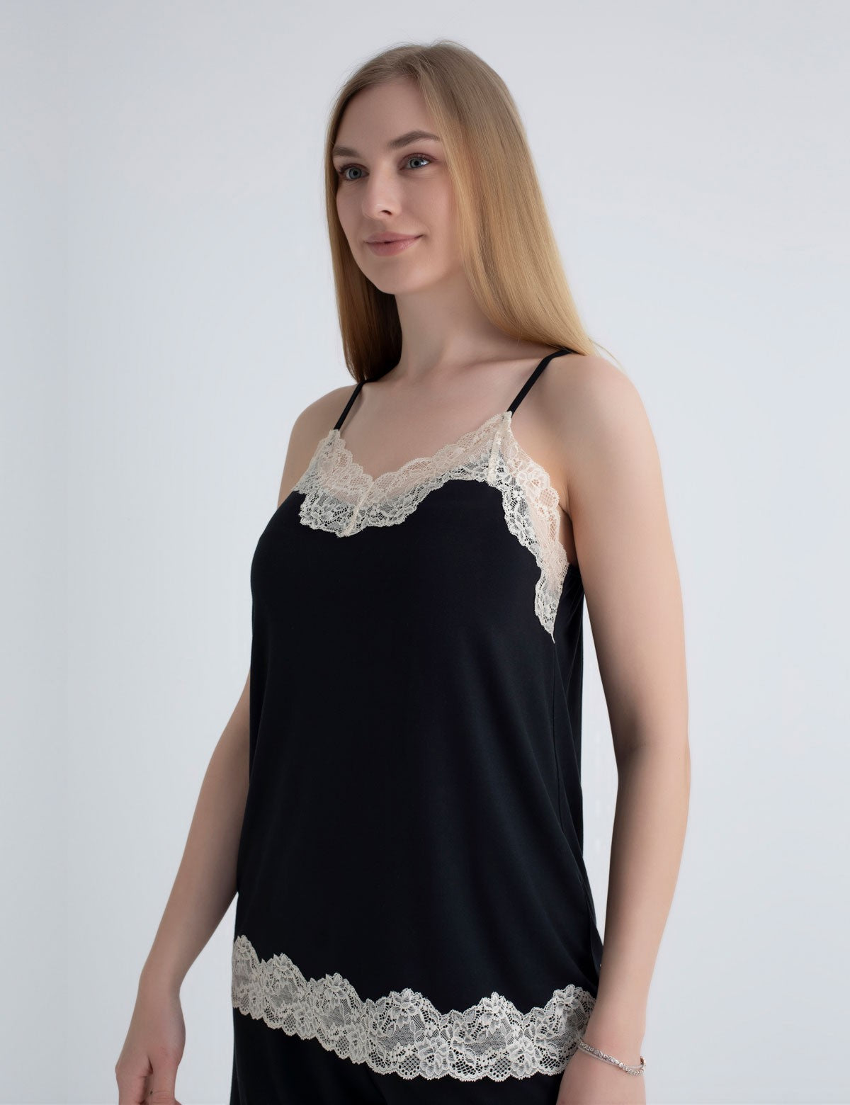 Wondergen Asra Askılı Üst