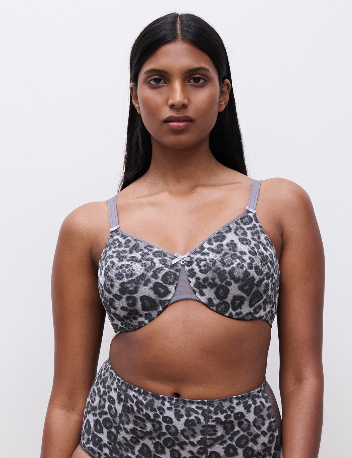 Chantelle C Magnifique Görünmez Minimizer Sütyen