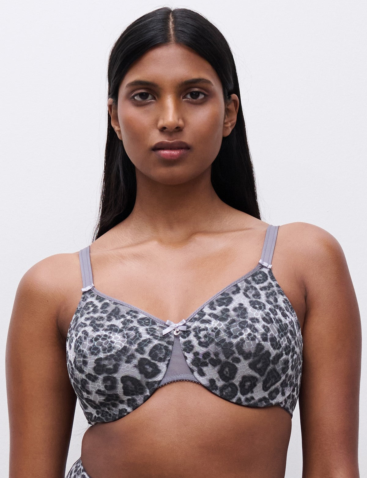 Chantelle C Magnifique Görünmez Minimizer Sütyen