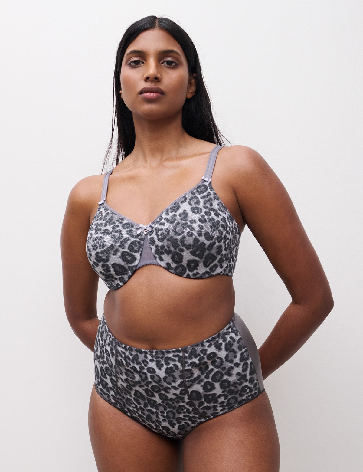 Chantelle C Magnifique Görünmez Minimizer Sütyen