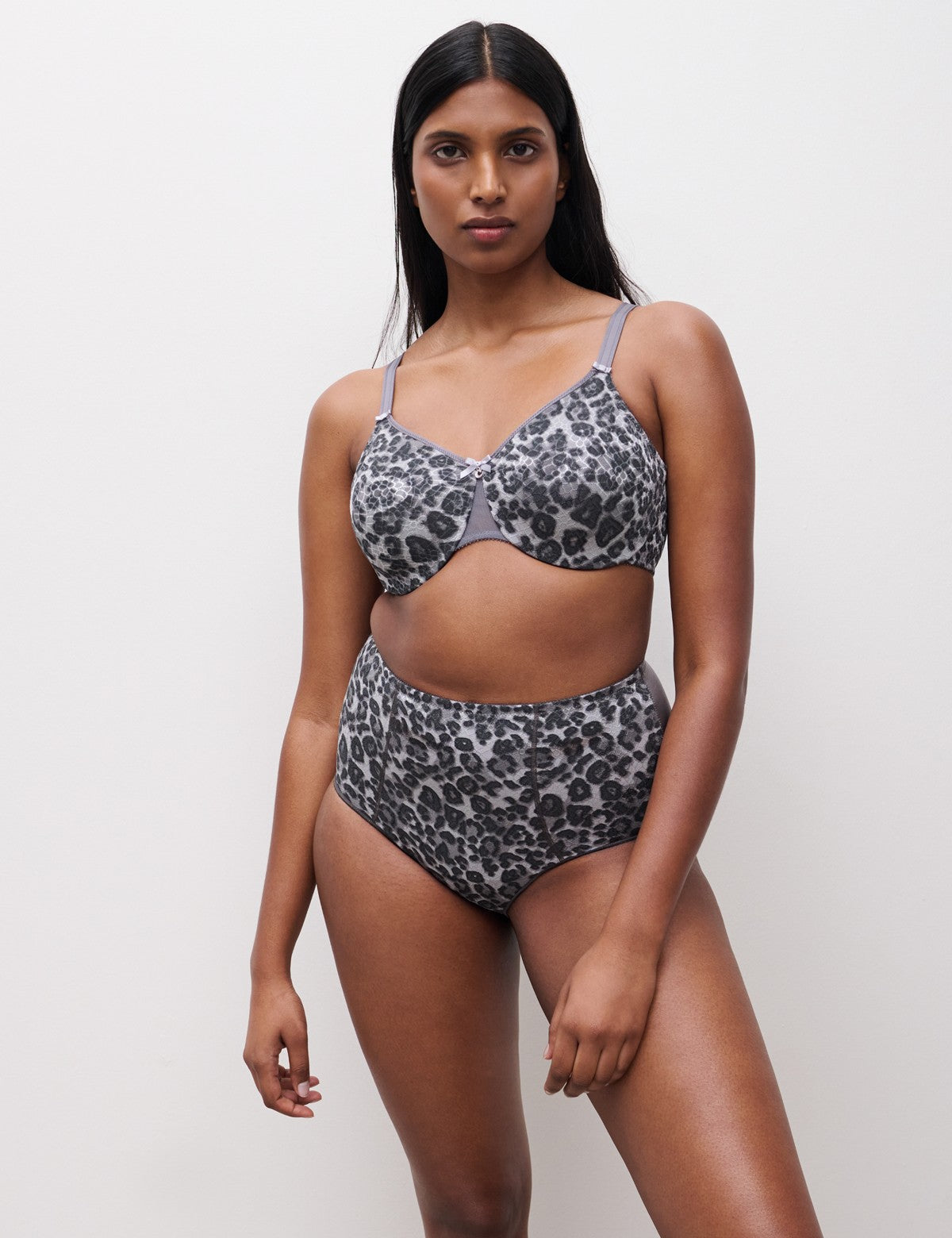 Chantelle C Magnifique Görünmez Minimizer Sütyen