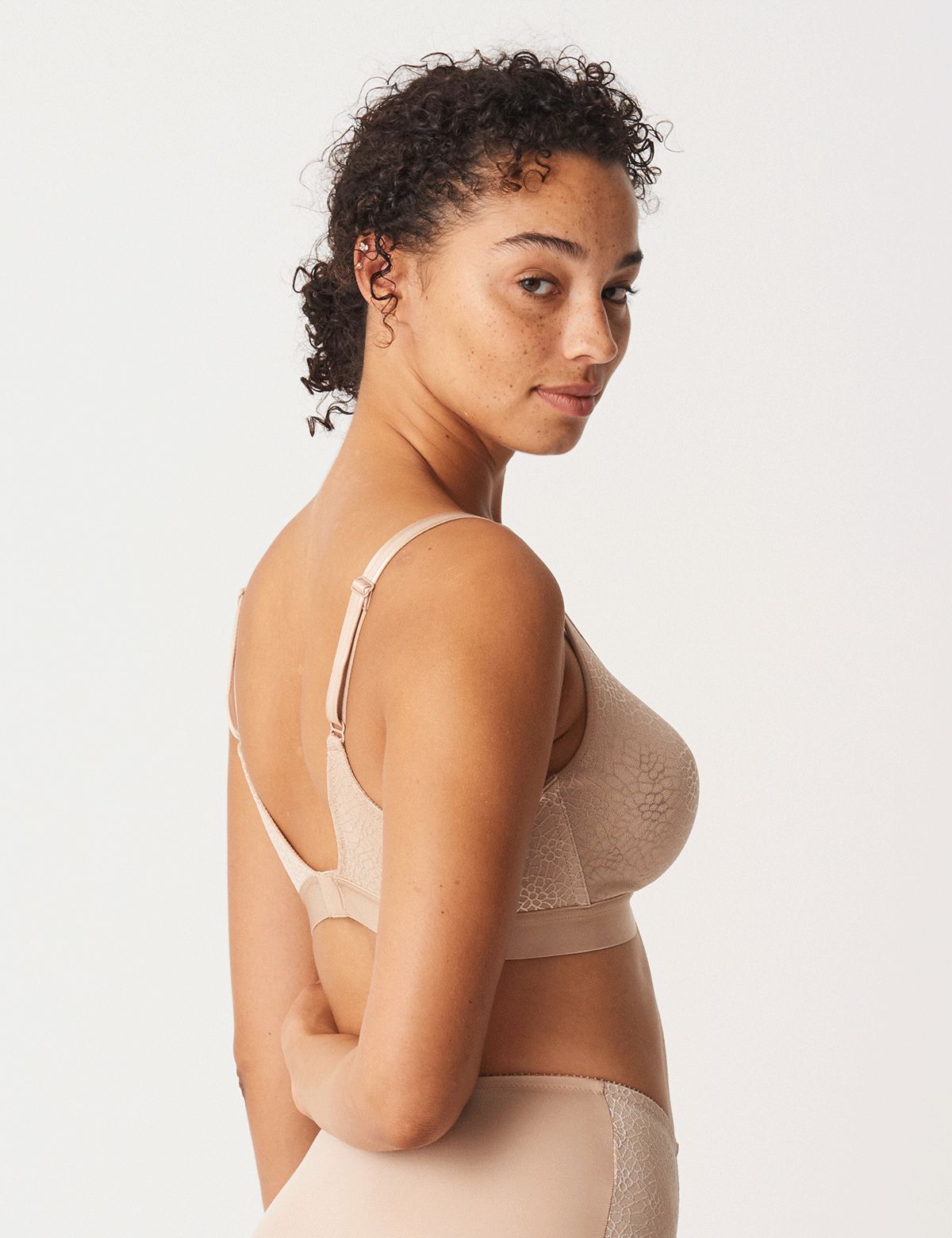 Chantelle C Magnifique Tam Toparlayıcı Balensiz Sütyen