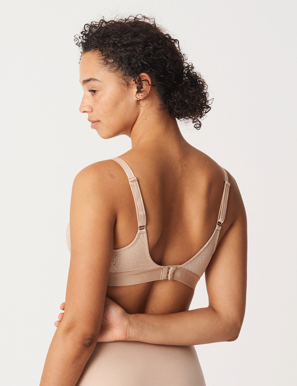 Chantelle C Magnifique Tam Toparlayıcı Balensiz Sütyen