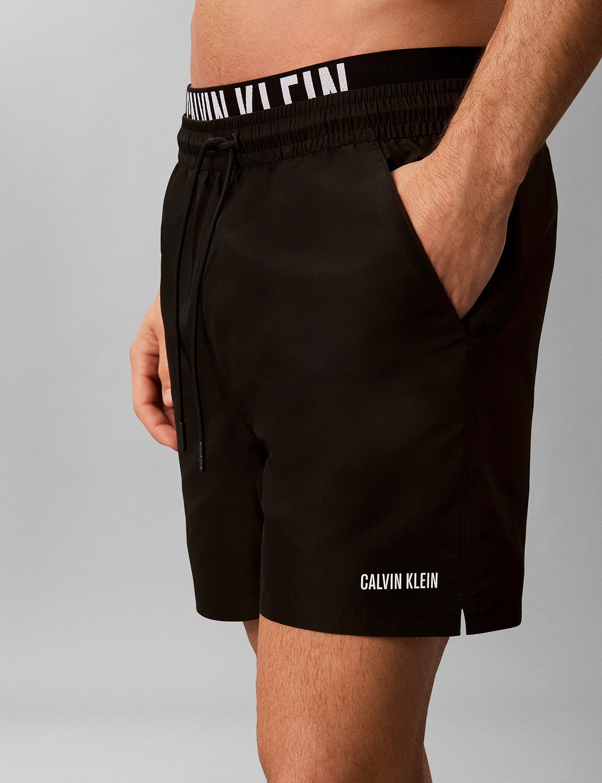 Calvin Klein Men Intense Power Logo Detaylı Deniz Şortu