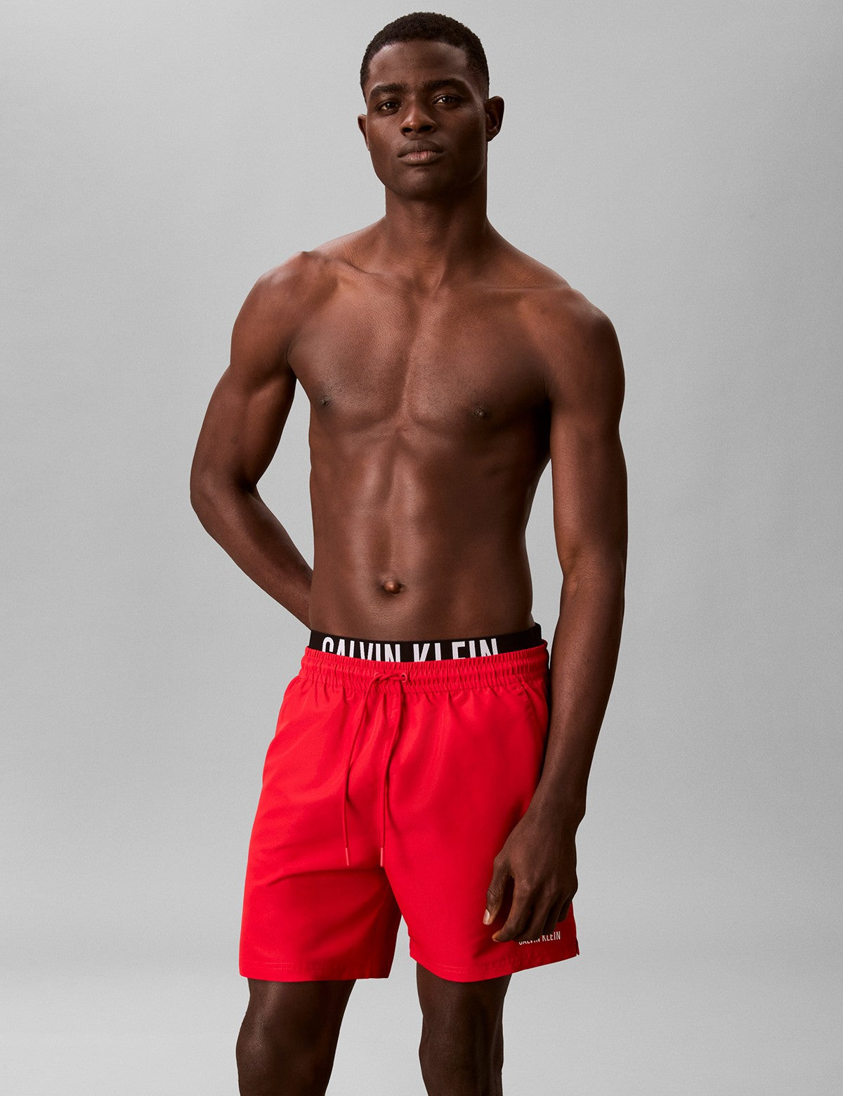 Calvin Klein Men Intense Power Logo Detaylı Deniz Şortu