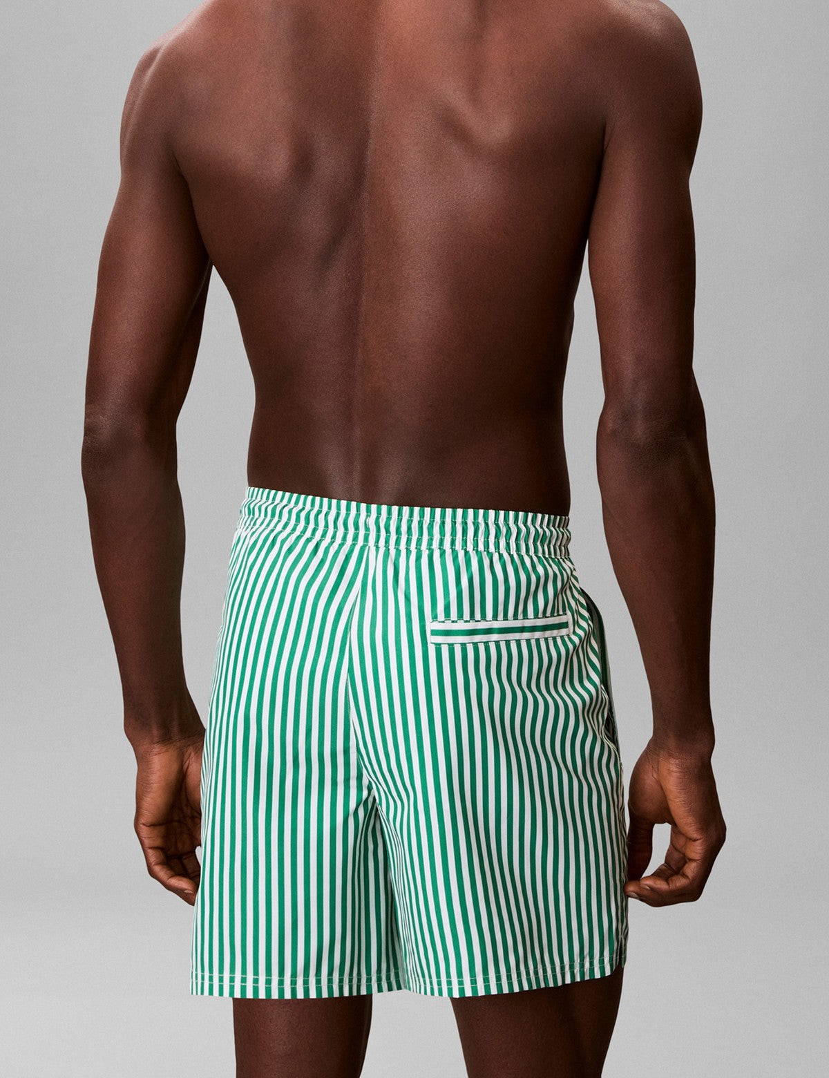 Calvin Klein Men Graphic Monogram Çizgili Deniz Şortu