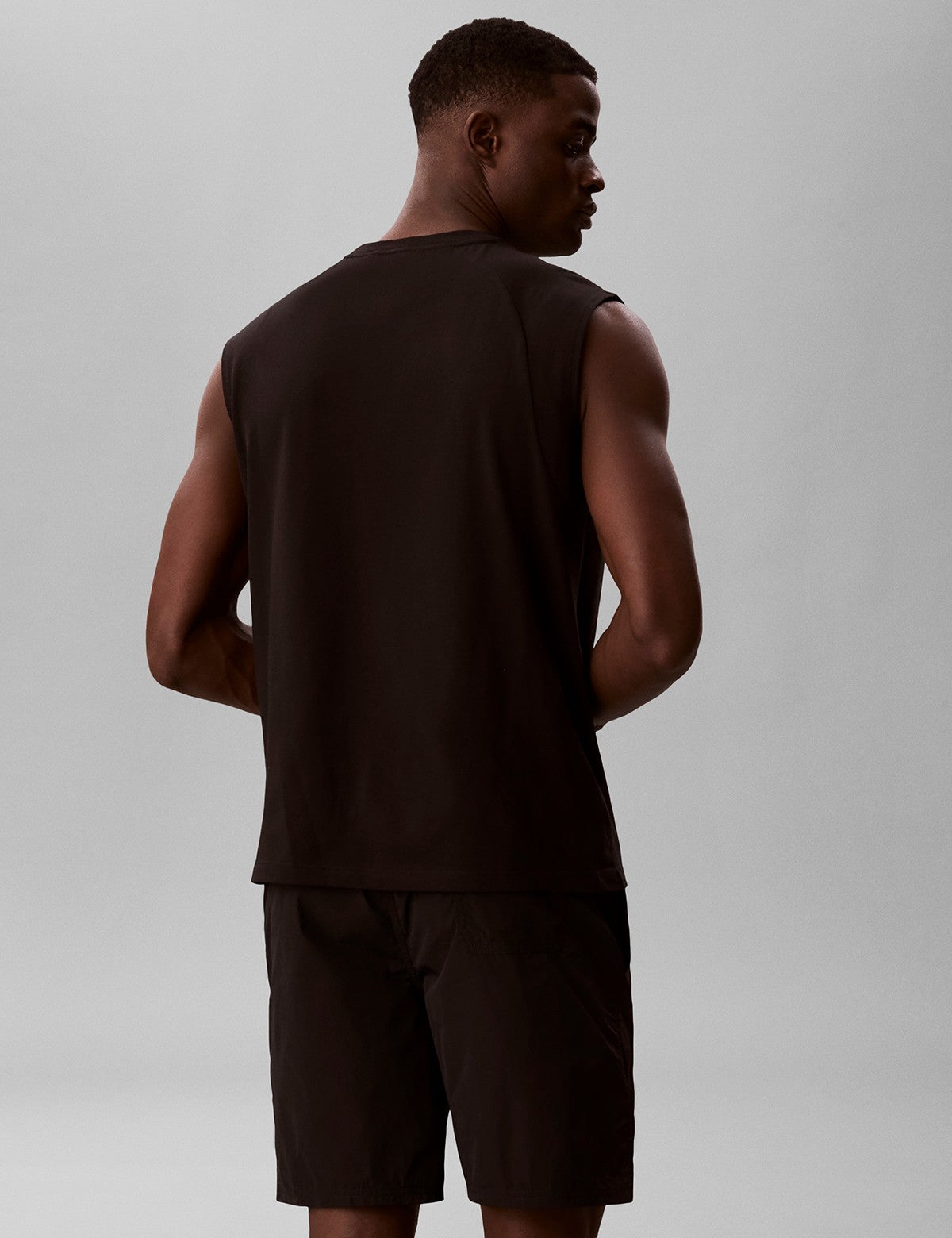 Calvin Klein Men Essentials Logo Baskılı Kolsuz Bisiklet Yaka Atlet