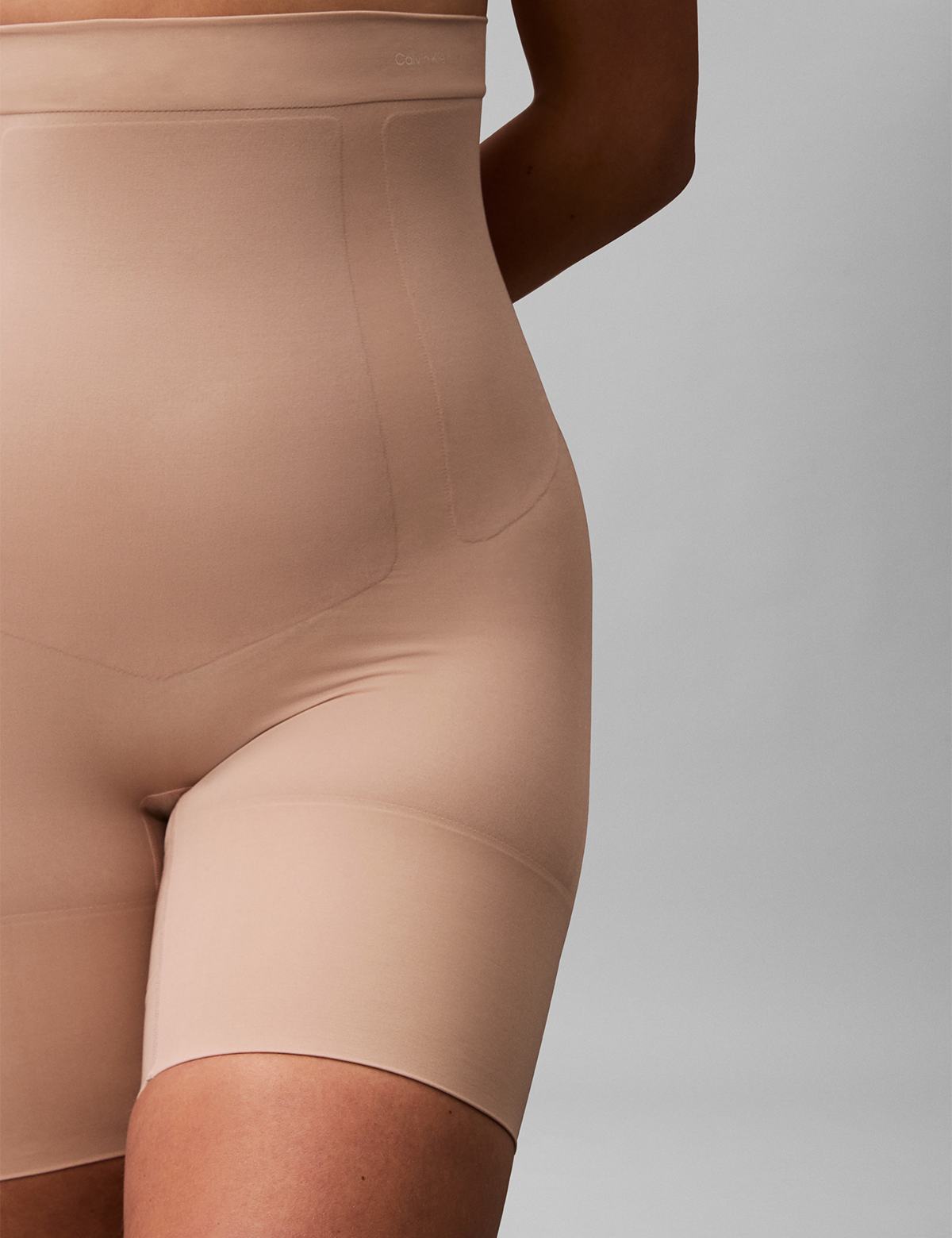 Calvin Klein Women Secure Sculpt Yüksek Bel Sıkılaştırıcı Şort Korse