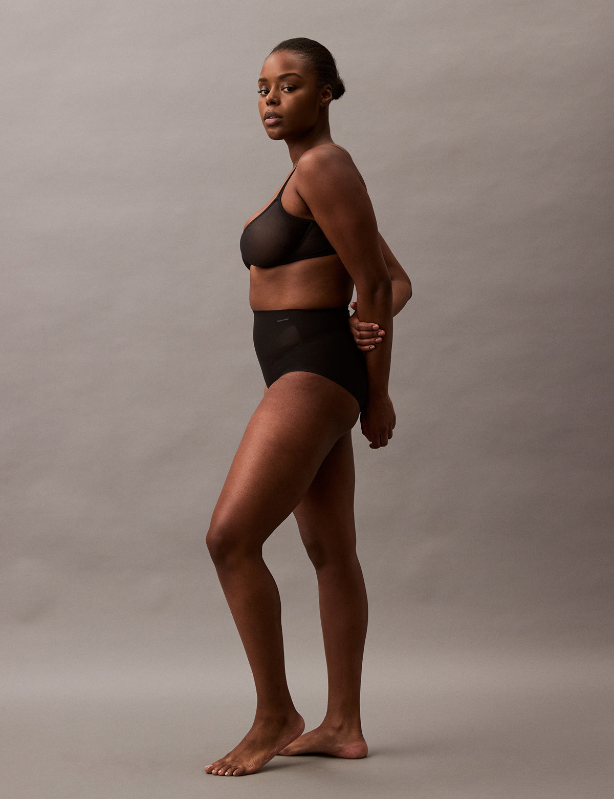 Calvin Klein Women Stay Put Mesh Şekillendirici Külot Korse