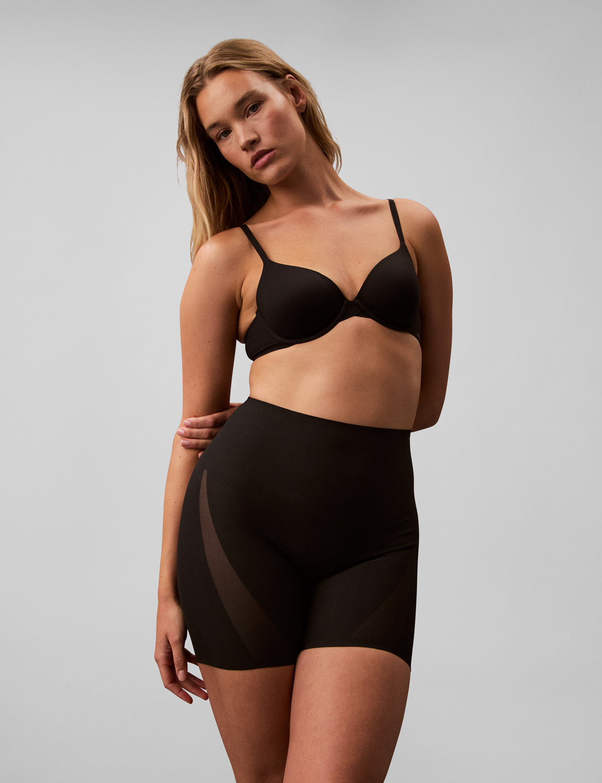 Calvin Klein Women Stay Put Mesh Şekillendirici Şort Korse