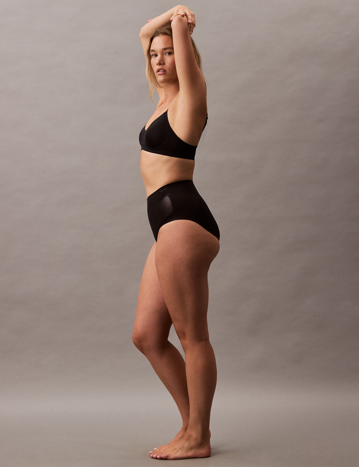 Calvin Klein Women Stay Put Stretch Şekillendirici Yüksek Bel Külot