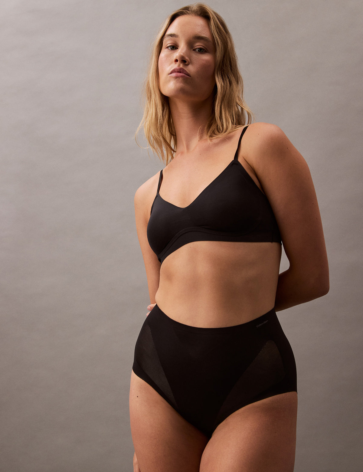 Calvin Klein Women Stay Put Stretch Şekillendirici Yüksek Bel Külot