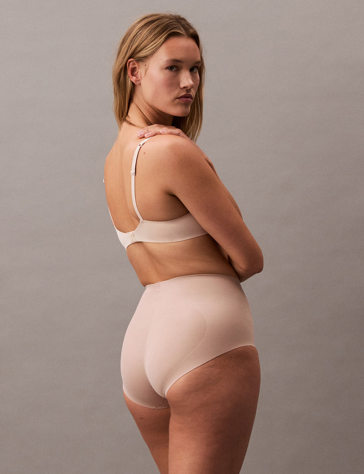 Calvin Klein Women Stay Put Stretch Şekillendirici Yüksek Bel Külot