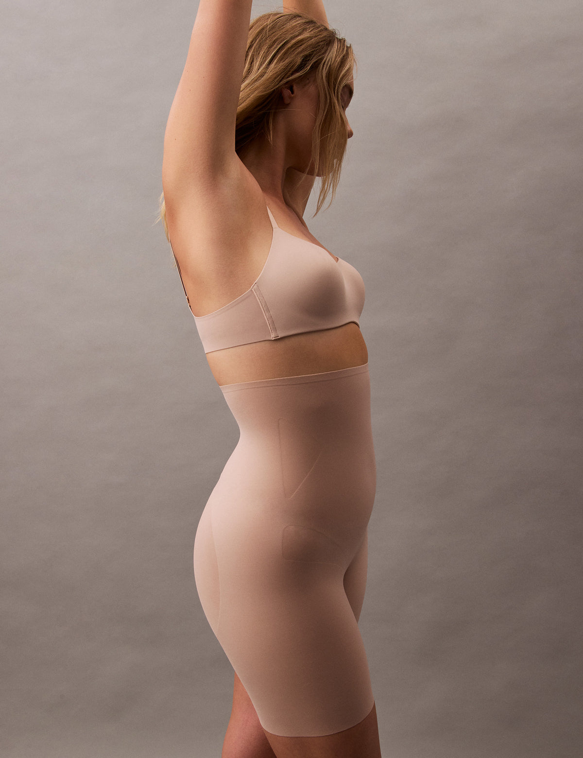 Calvin Klein Women Stay Put Yüksek Bel Şekillendirici Şort Korse