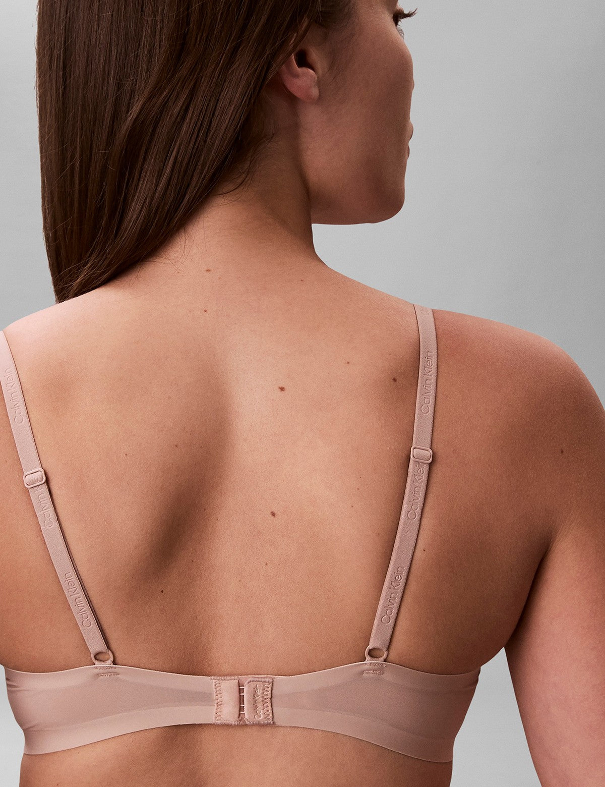 Calvin Klein Women Perfectly Fit Ultra Light Dekolte Sütyen