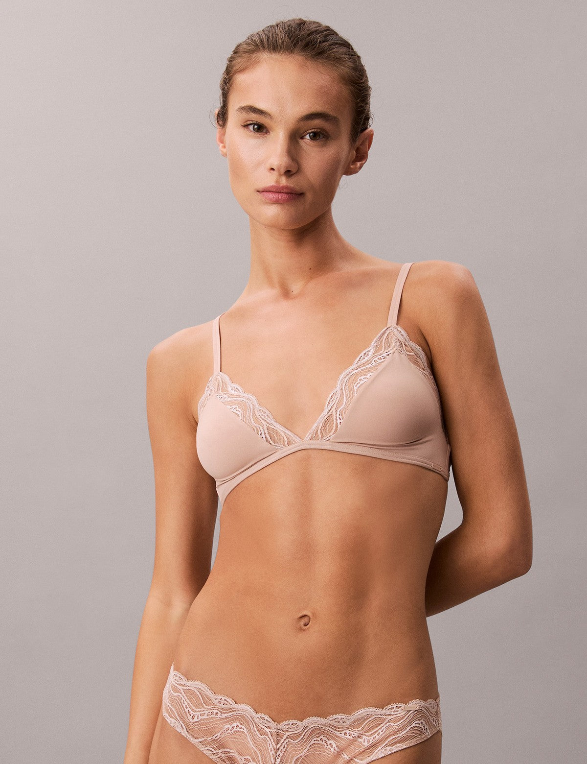 Calvin Klein Women Sensual Stretch Lace Üçgen Sütyen