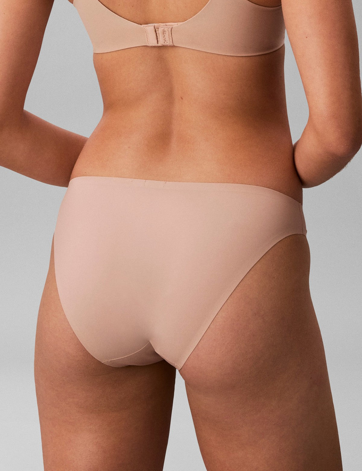 Calvin Klein Women Perfectly Fit Ultra Light Bikini Külot