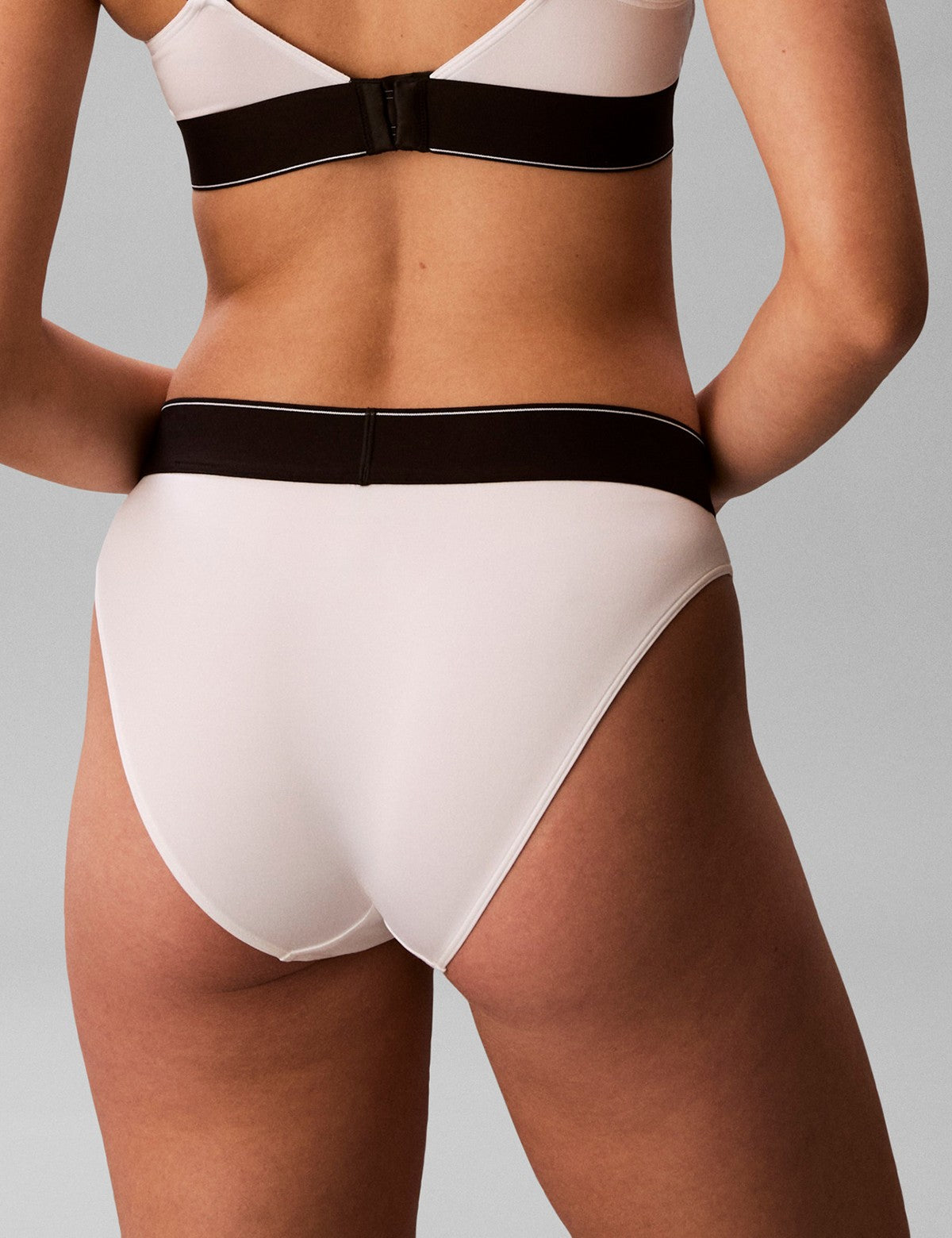Calvin Klein Women CK Graphic Yüksek Bel Bikini Külot