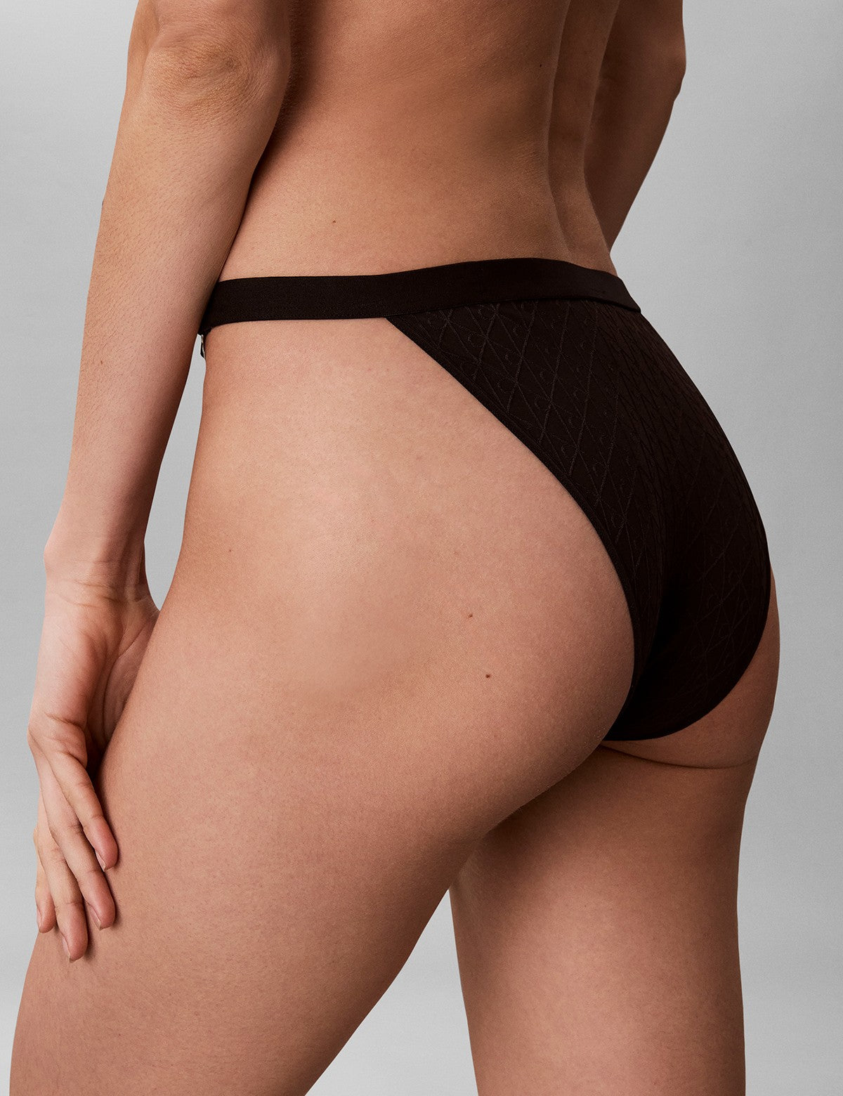 Calvin Klein Women Embossed Emblem Bikini Külot