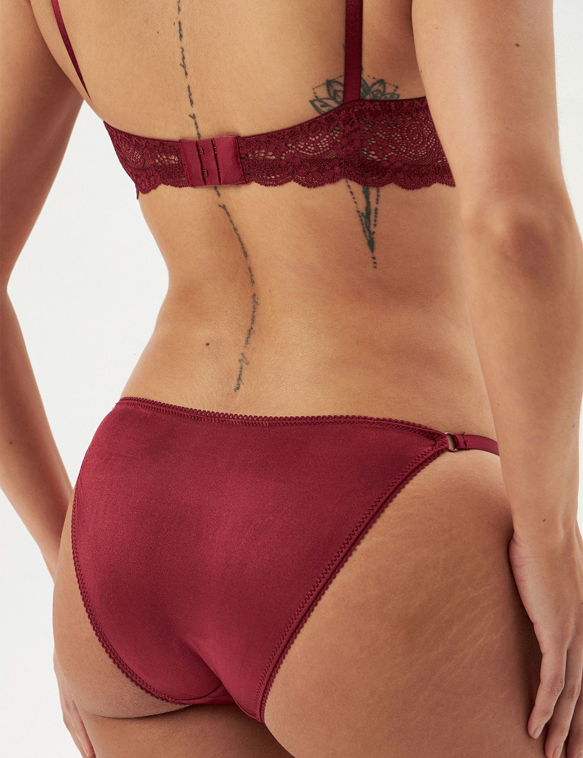 Generation Charm Slip Külot
