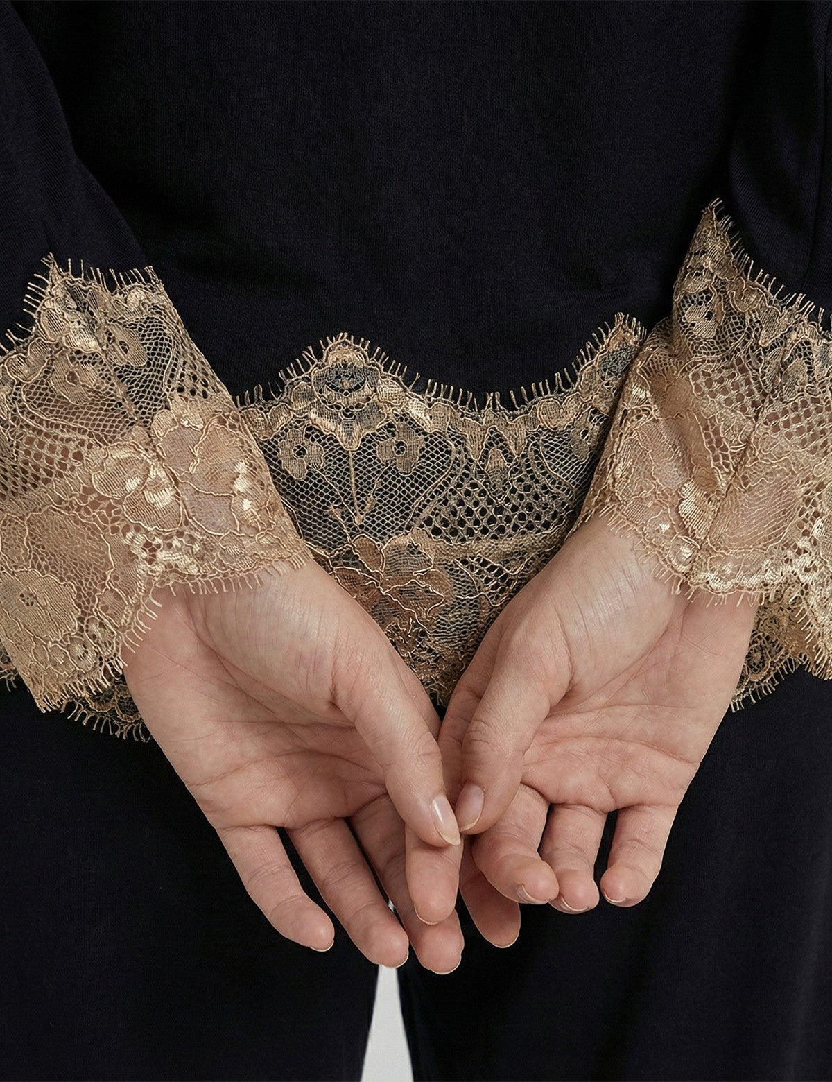 Wondergen Ruby Dantel Detaylı Uzun Kollu T-Shirt