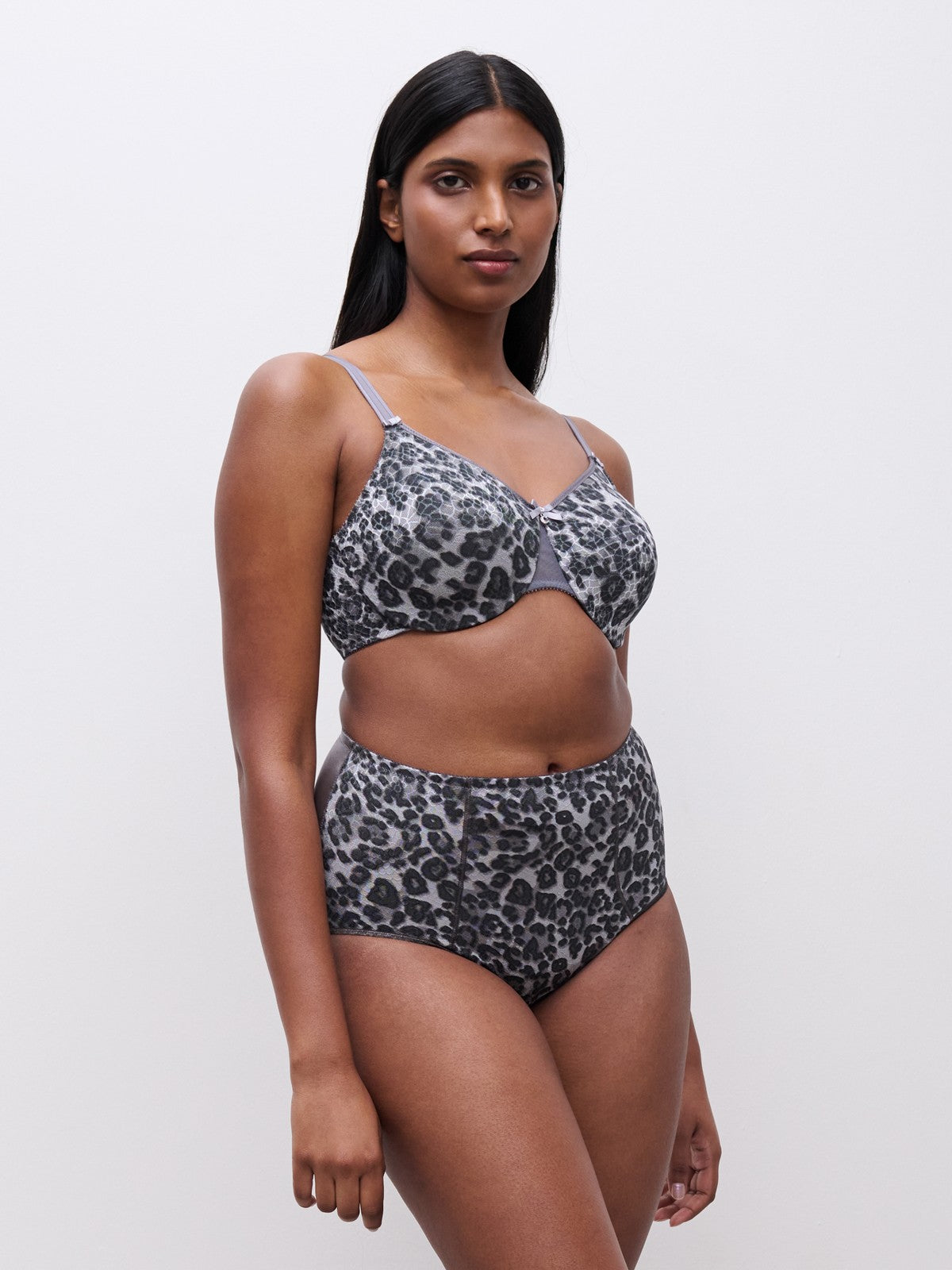 Chantelle C Magnifique Görünmez Minimizer Sütyen