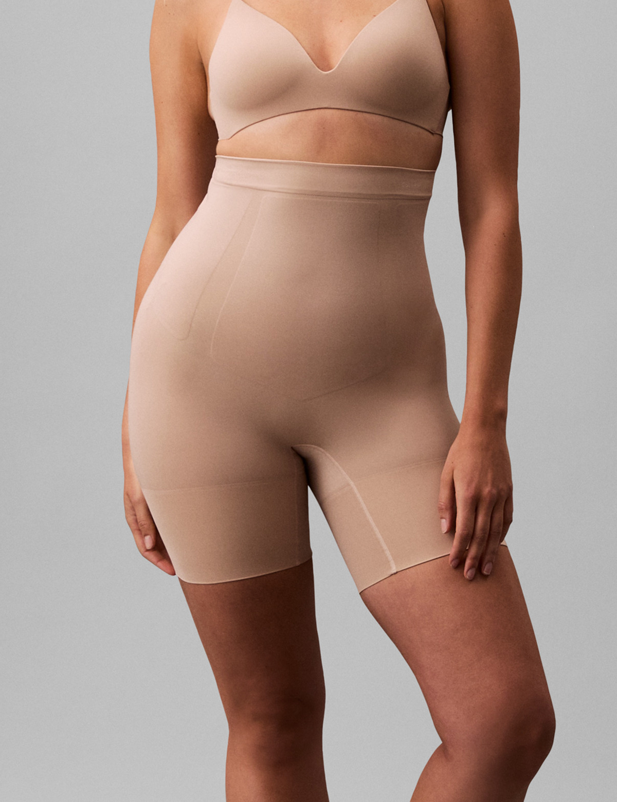 Calvin Klein Women Secure Sculpt Yüksek Bel Sıkılaştırıcı Şort Korse