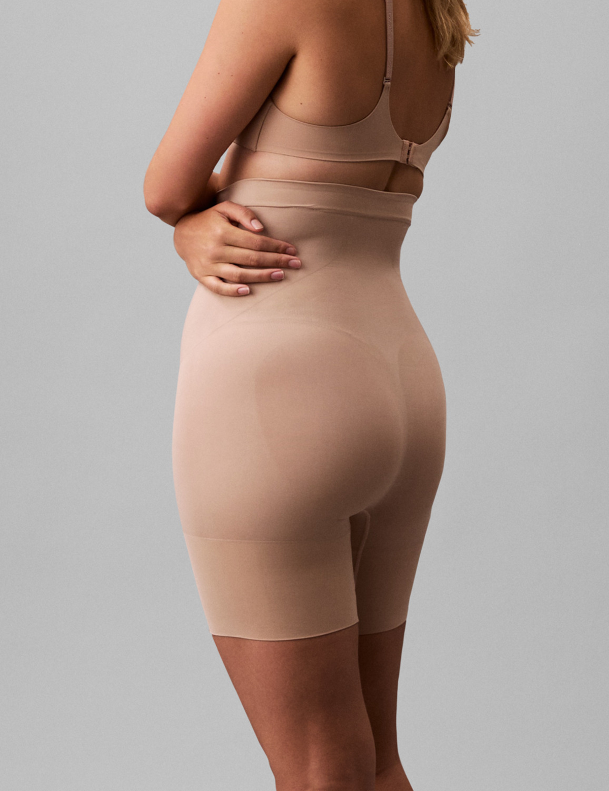 Calvin Klein Women Secure Sculpt Yüksek Bel Sıkılaştırıcı Şort Korse