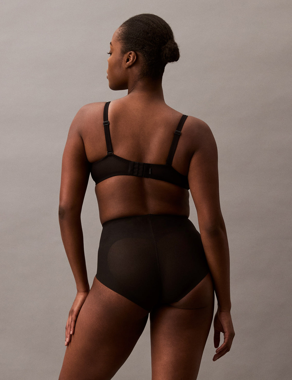 Calvin Klein Women Stay Put Mesh Şekillendirici Külot Korse