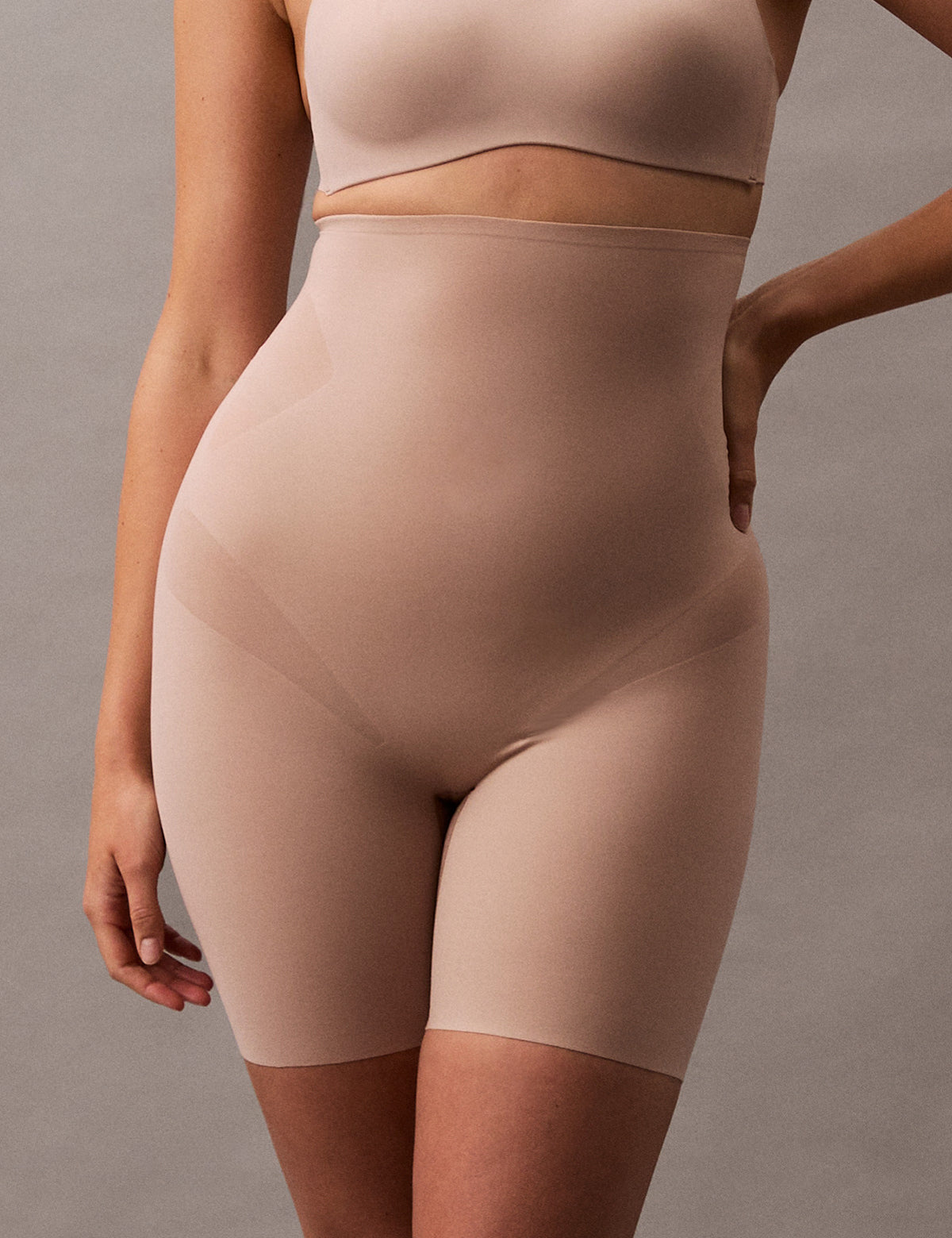 Calvin Klein Women Yüksek Bel Şekillendirici Şort Korse