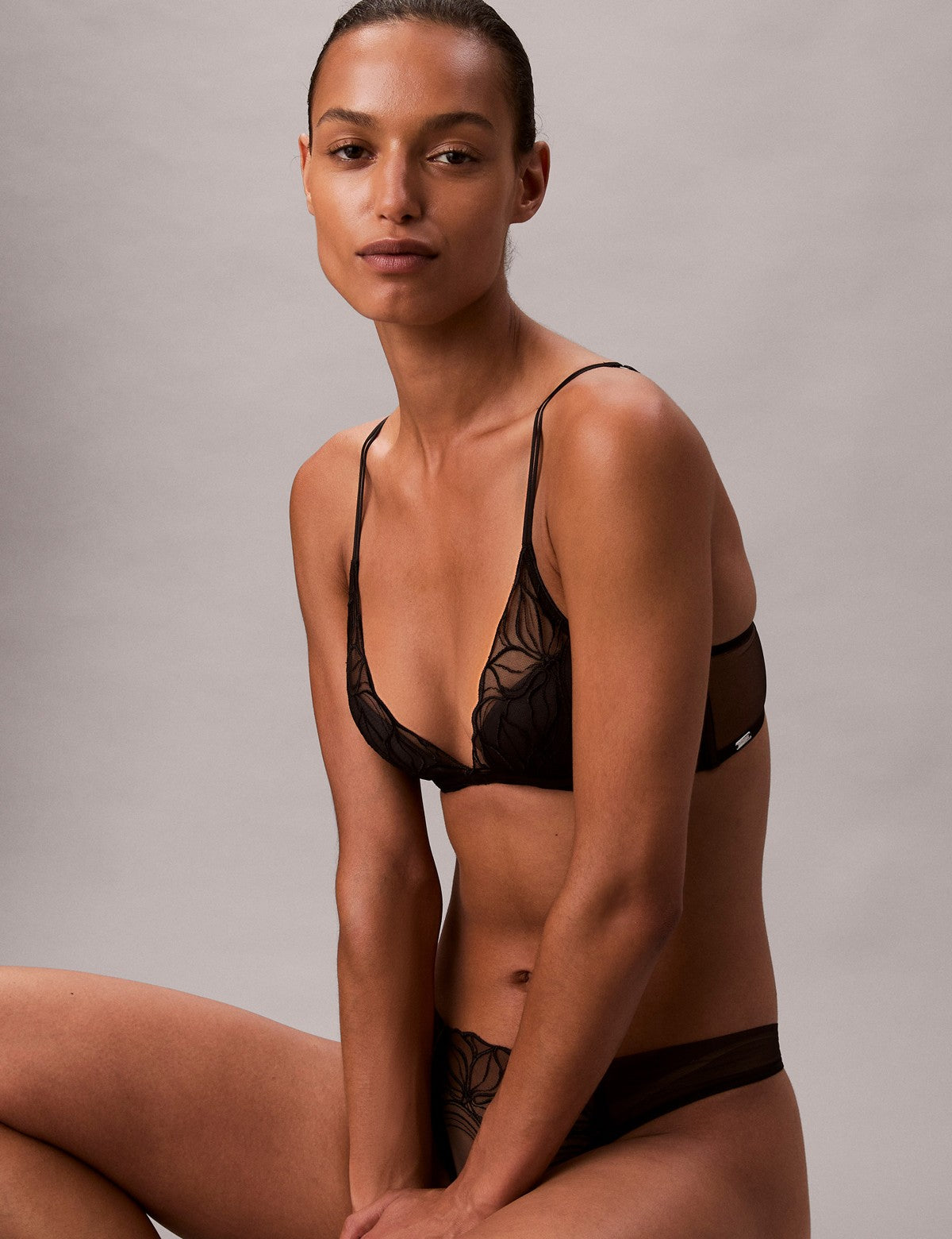 Calvin Klein Women Black Floral Lace Hafif Dolgulu Sütyen